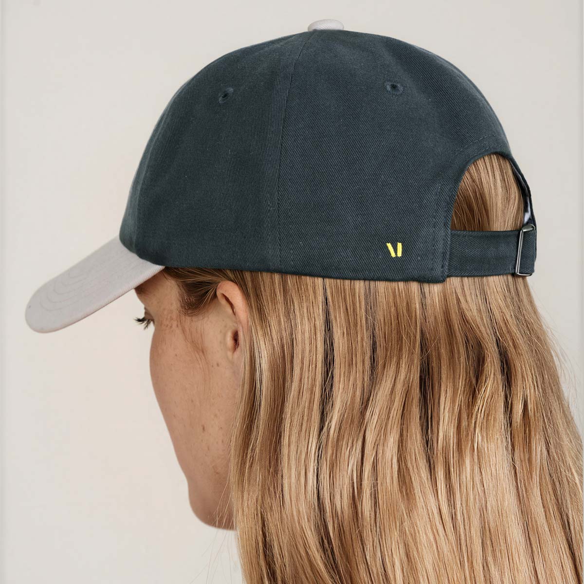 MANGOLA-Baseball-Cap_woman_dark-green-beige_back #color_dark green