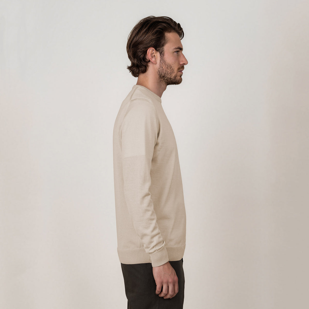 LEGNA-Sweater-Lightweight_man_beige_side #color_beige