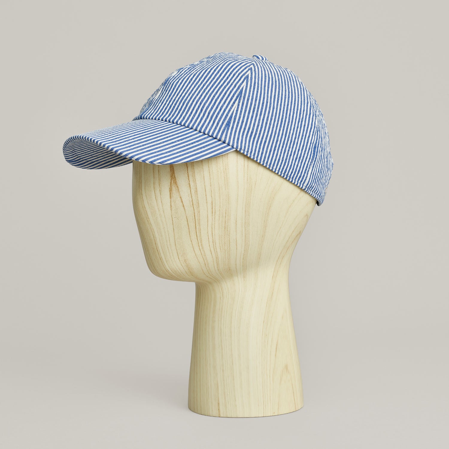 MANGOLA-Artisanal-Cap_Blue-White_front-side