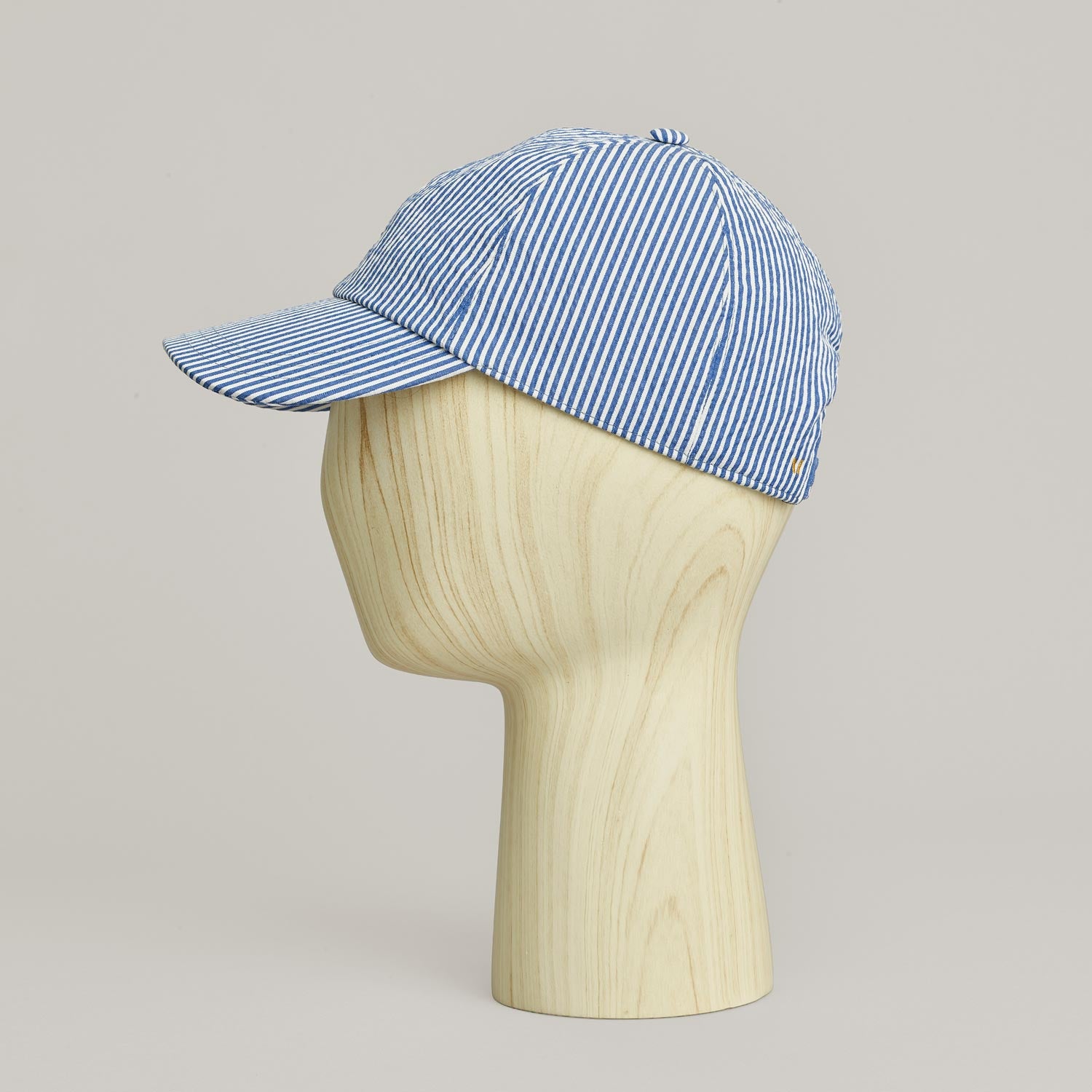 MANGOLA-Artisanal-Cap_Blue-White_side