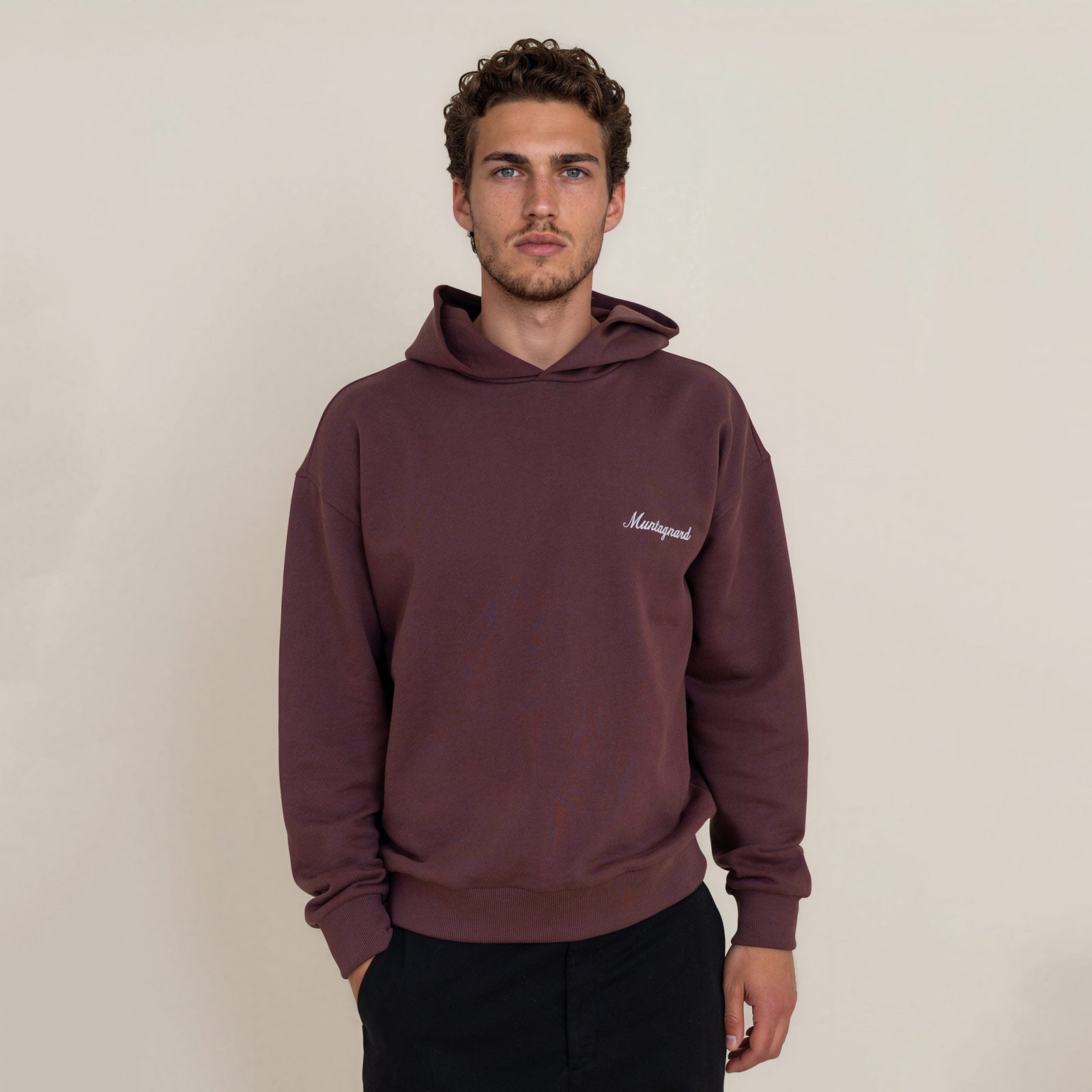MANGOLA-Hoodie-Relaxed_man_bordeaux_front #color_bordeaux