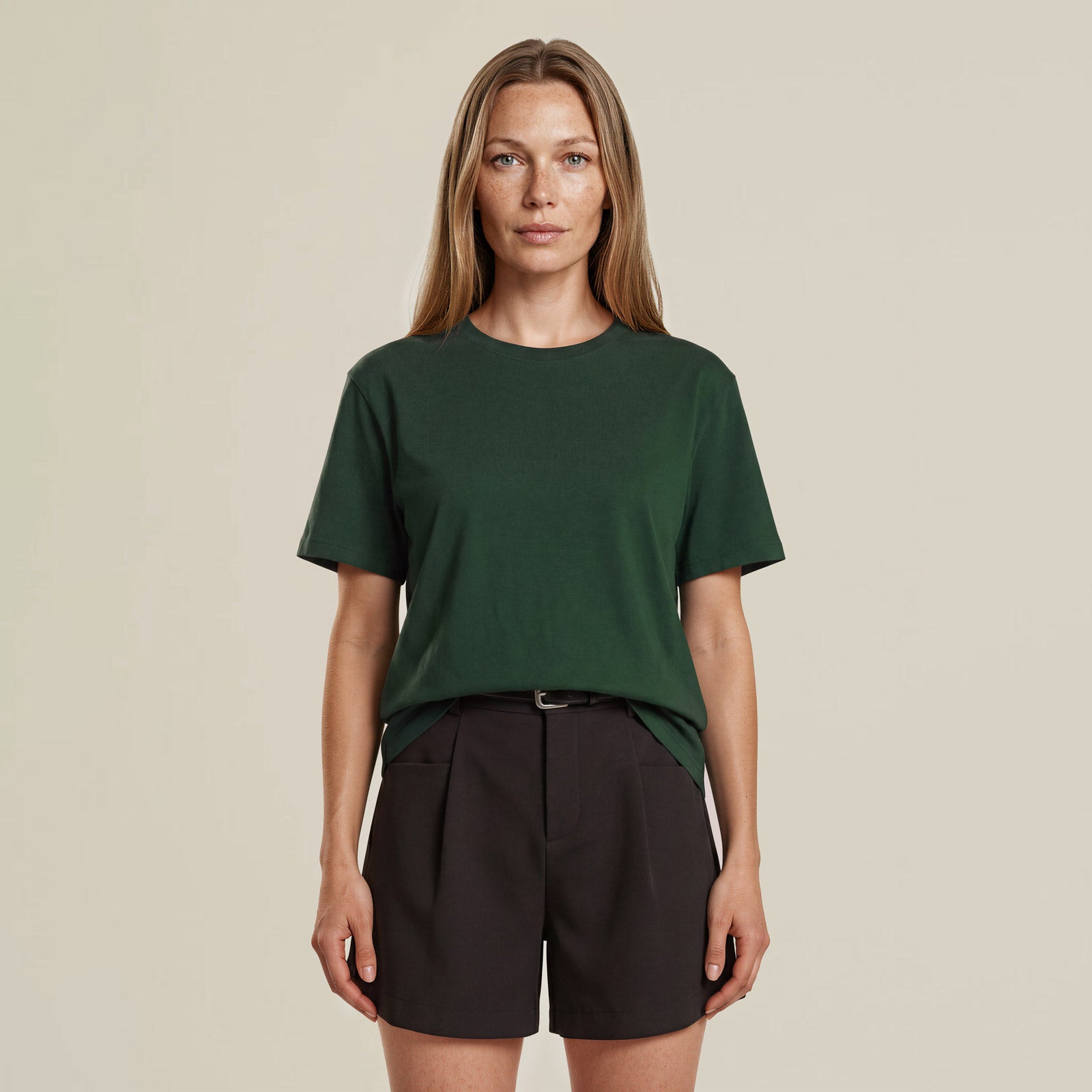MANGOLA-T-Shirt-Relaxed_woman_dark-green_front-detail #color_dark green