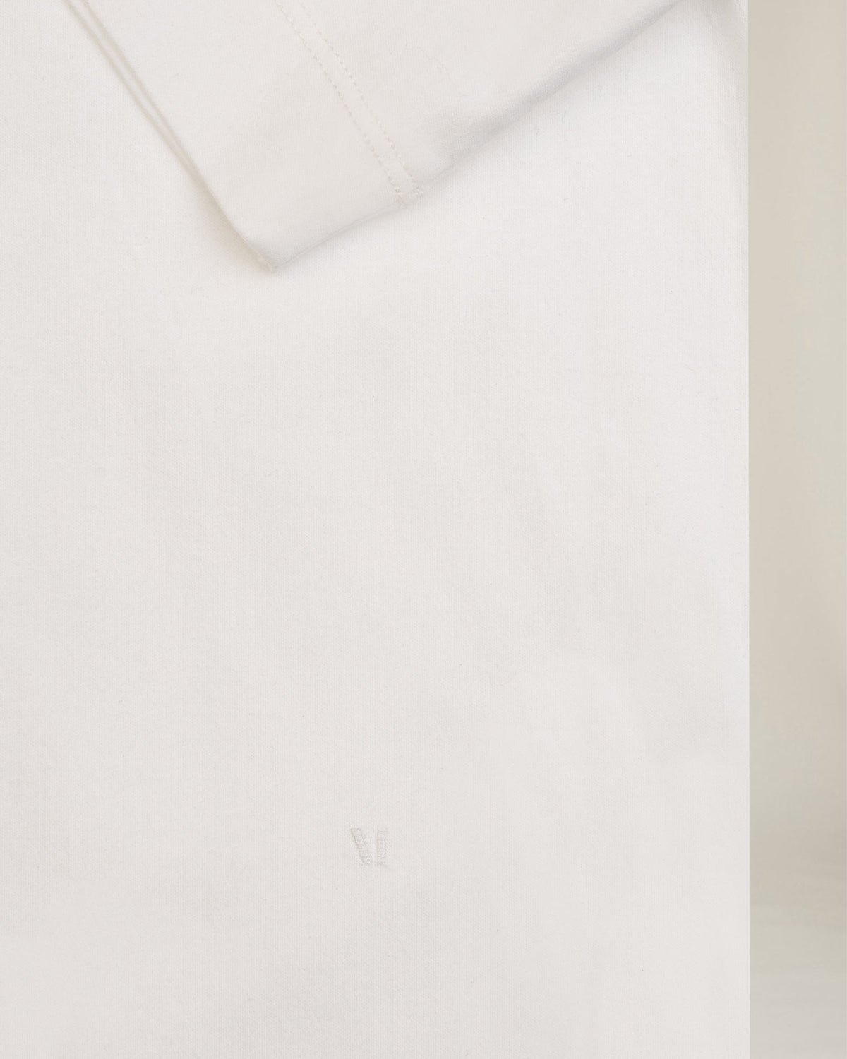 MANGOLA-T-Shirt_men_white_flatflay_detail2 #color_white