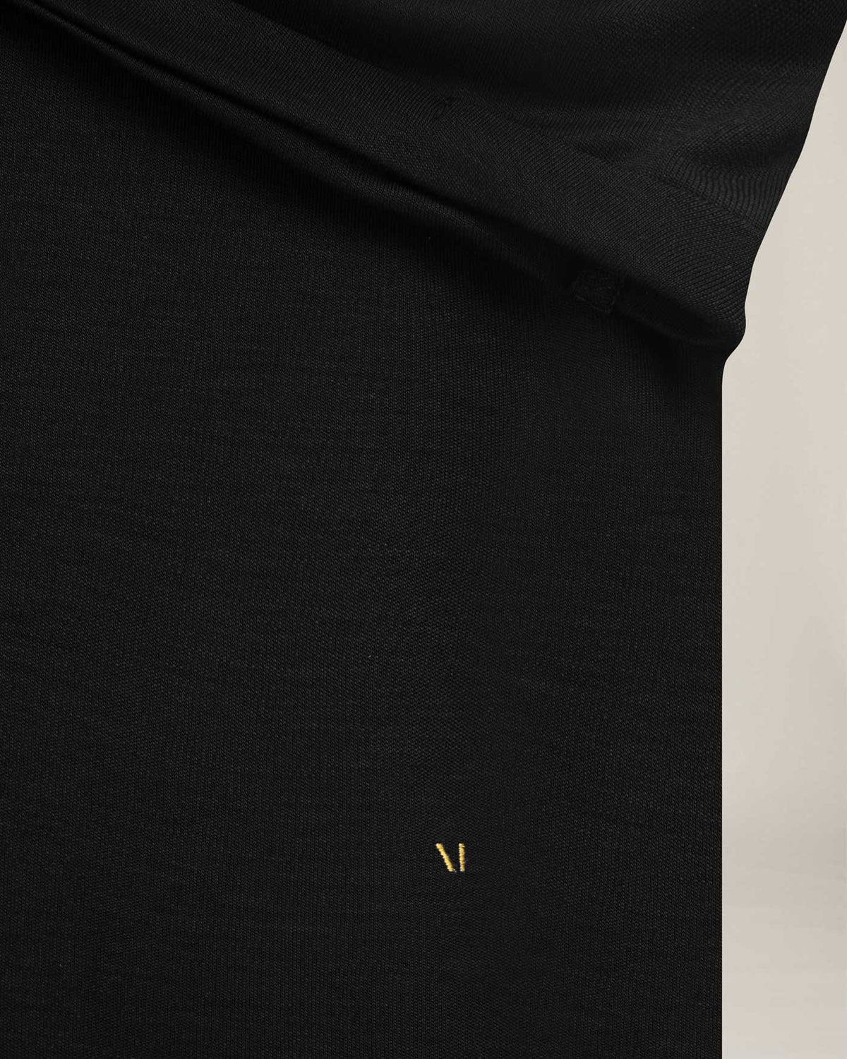 T-Shirt-LEGNA_women_black_flatlay_detail2 #color_black